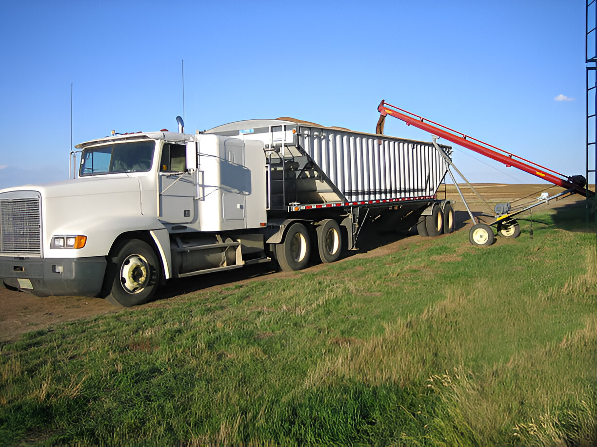 Truk Trinton