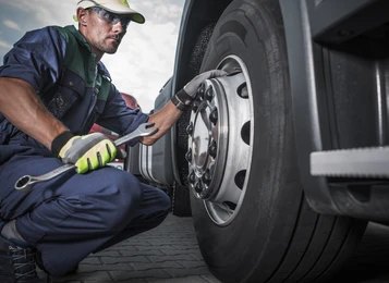 Tips Merawat As Roda Truk