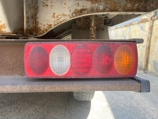 Lampu Belakang pada Truk dan Cara Merawatnya