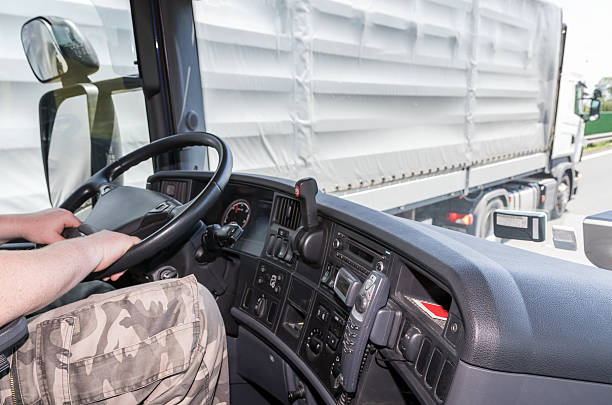 Cara Mengerem yang Benar untuk Pengendara Truk Traktor