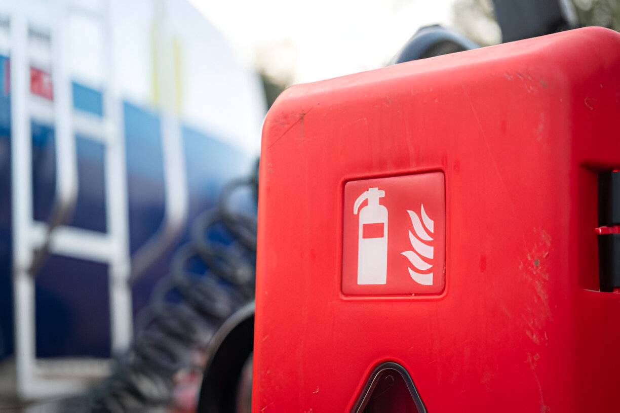 kebakaran pada heavy duty truck