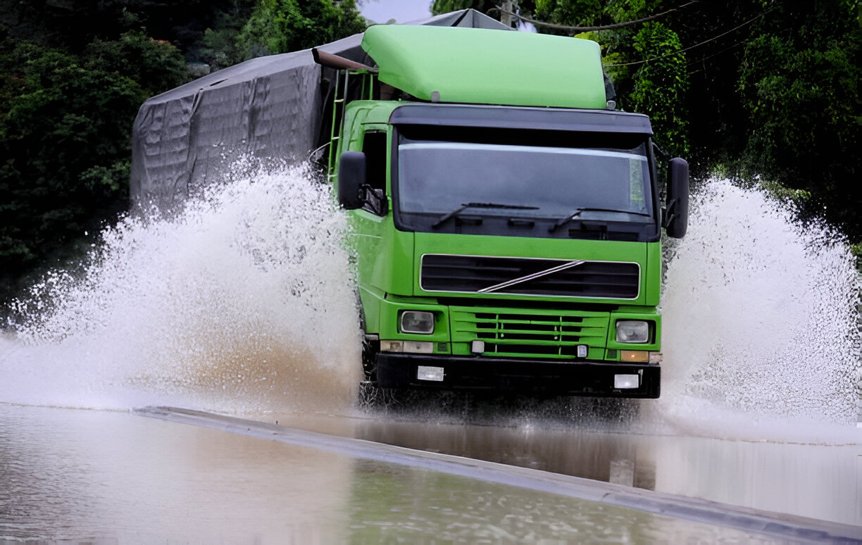 Cara Merawat Truk di Musim Hujan